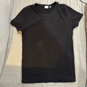 Aritzia Sunday Best black hip length tshirt in large (great condition)